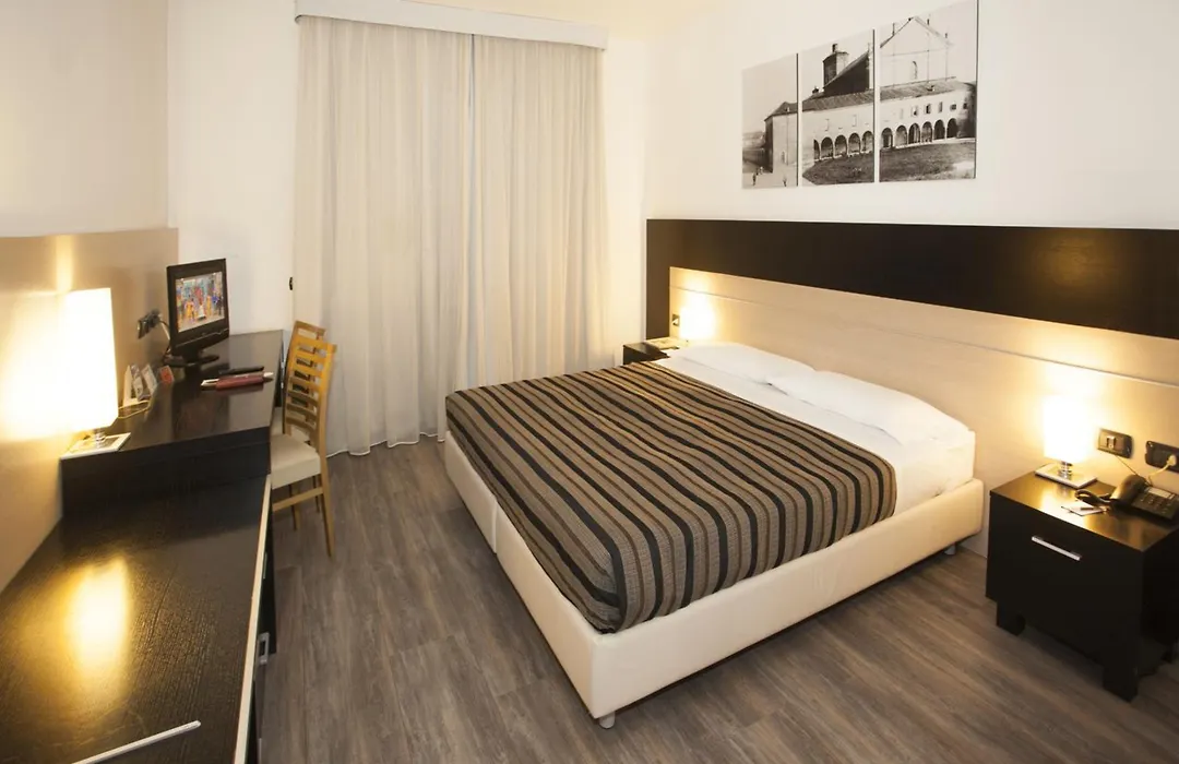 Hotel Carpi-1